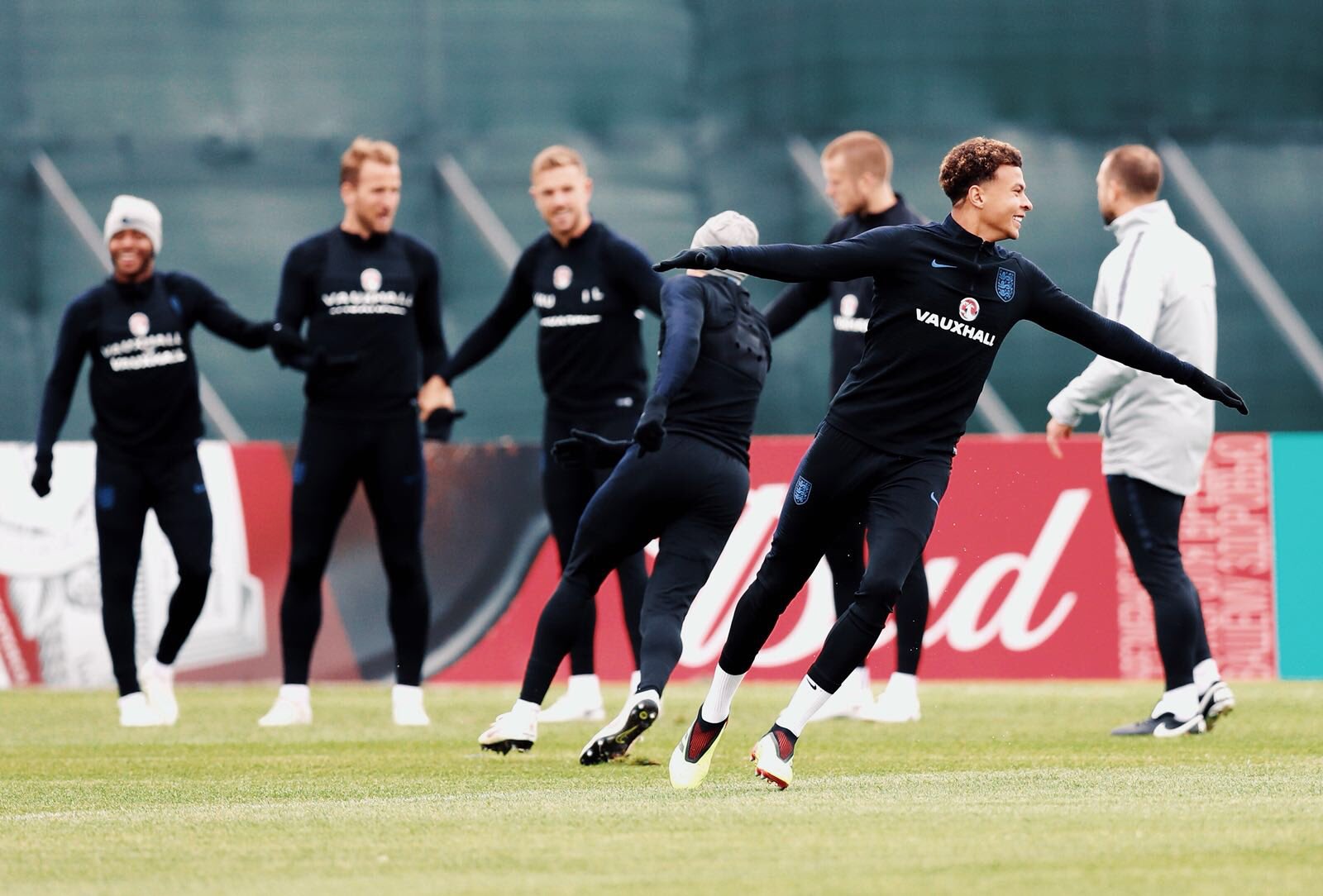 DhGlallXkAIXGsT.jpg-large